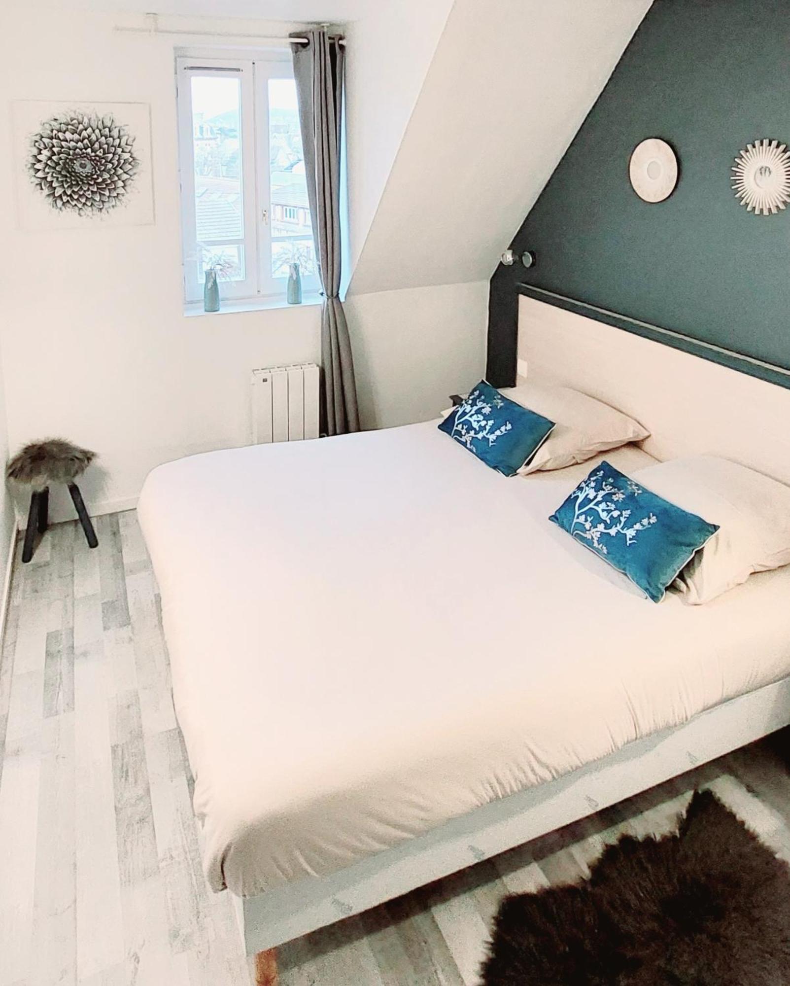 Cosy Appartement Dans Une Villa Avec Piscine, Proche Du Centre Et De La Mer كابورغ المظهر الخارجي الصورة